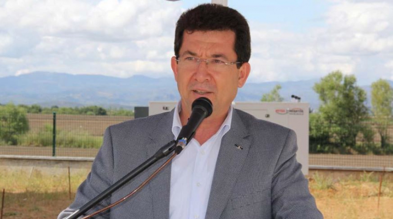 Siyaset Liyakat işidir Kavga işi değildir.