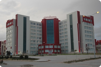 “Yatak yok” diyerek 4 gündür acilde bekletiliyor